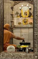 Shrimad Vamanashram Sannidhih 